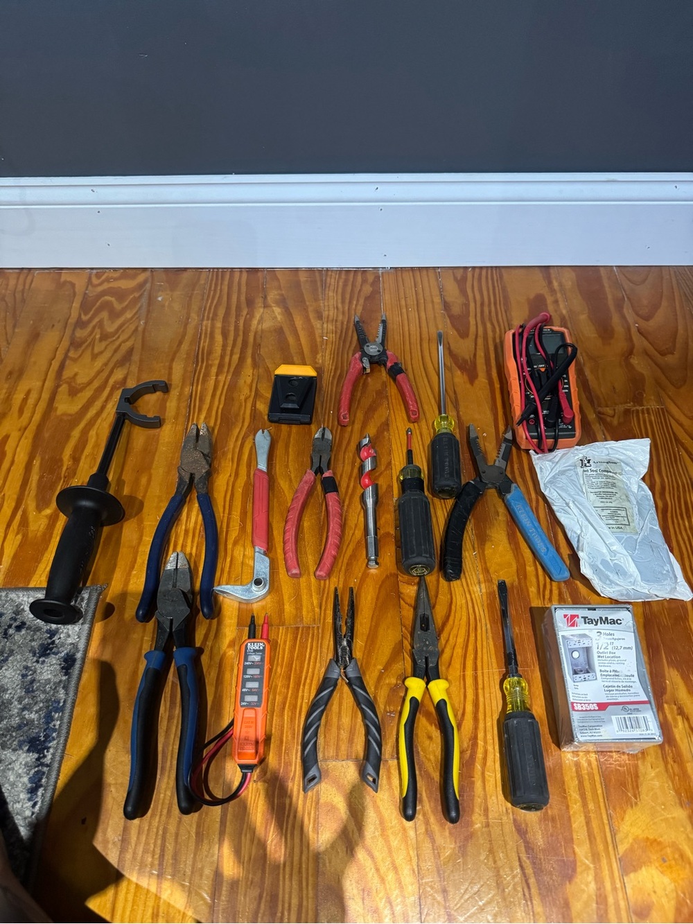 Assorted Electronics Hand Tool Kit